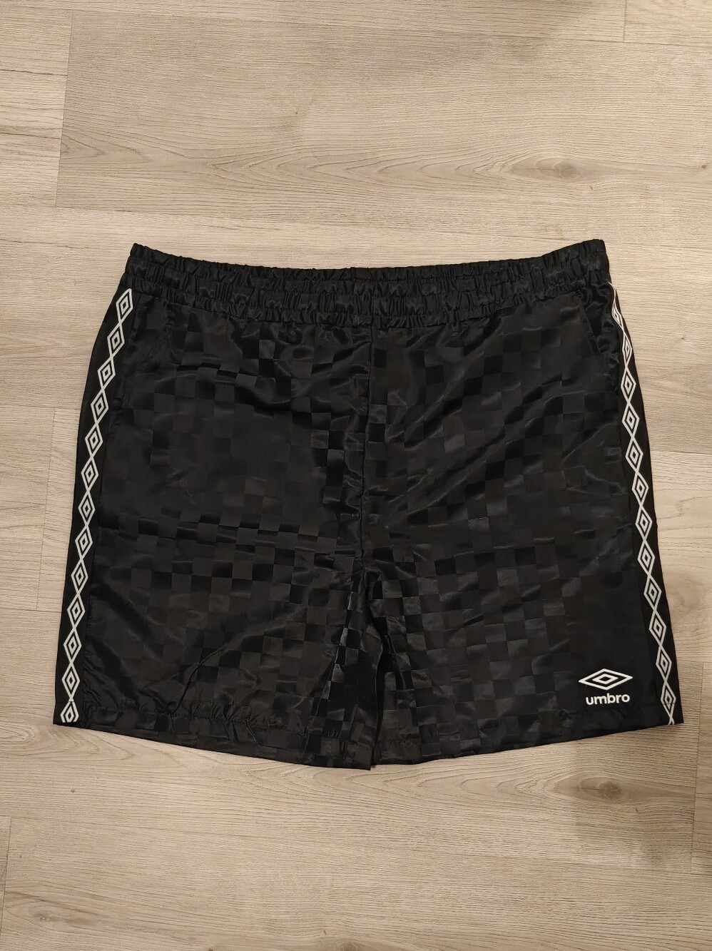 Umbro Checkered Soccer Shorts 7"  Extra Large New With Tags